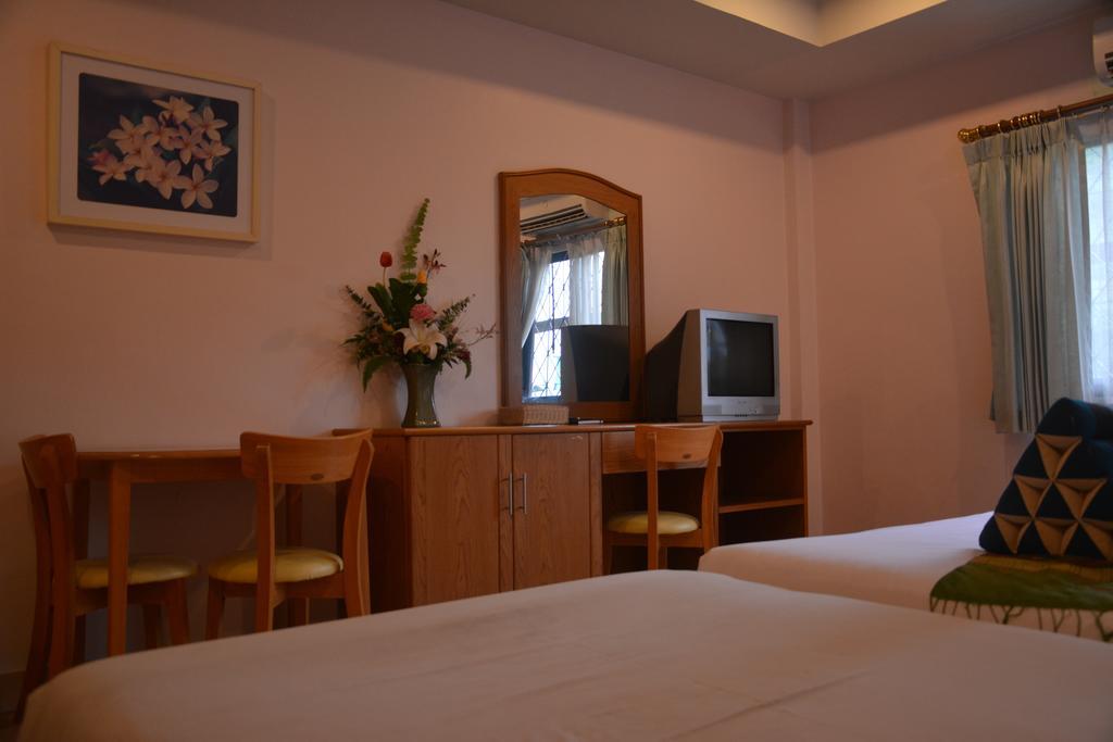 Seven Oaks Inn Jomtien Beach Room photo