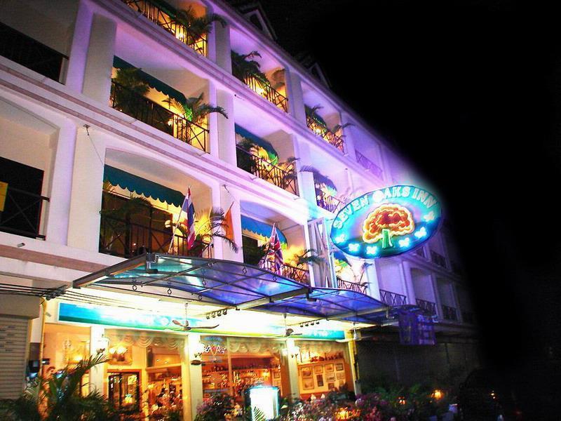 Seven Oaks Inn Jomtien Beach Exterior photo